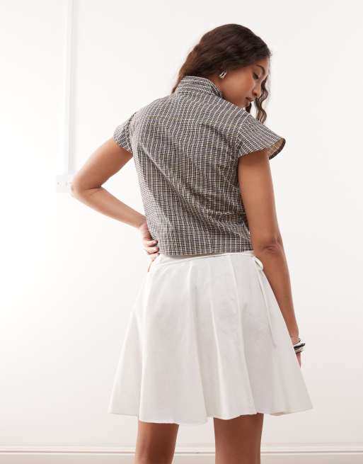 COLLUSION linen look wrap mini skirt in ecru, 4 of 5
