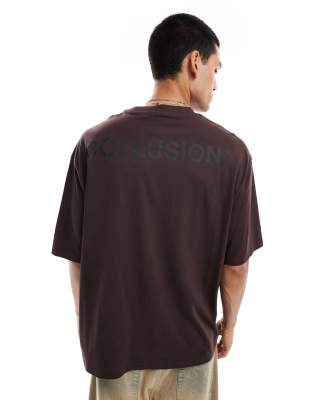 logo print T-shirt in dark brown