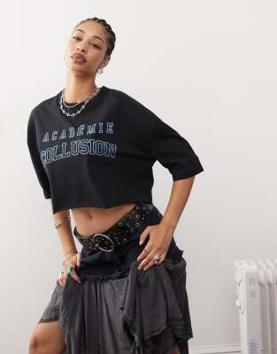 Collusion COLLUSION long sleeve boxy cropped tee with varsity logo-Black
