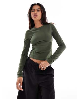 long sleeve fitted t-shirt in dark green