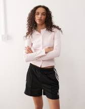 Gina Tricot short sleeve frill v neck top in white and blue print