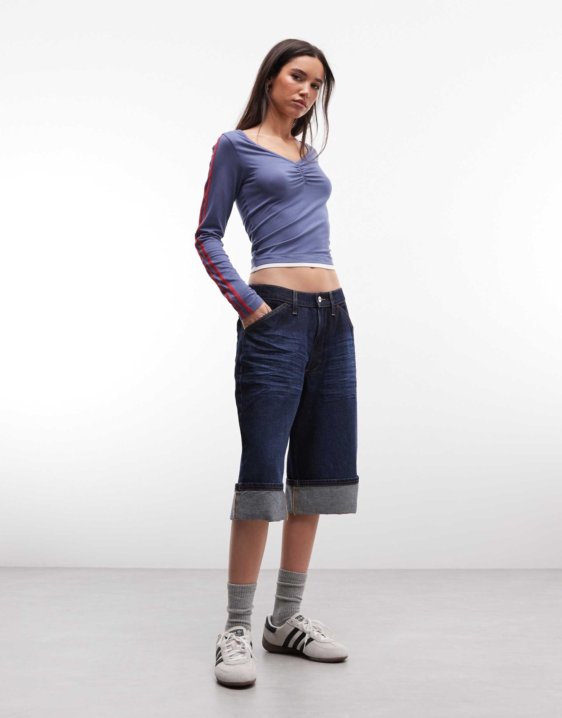 collusion long sleeve ruched v neck sports tee in navy