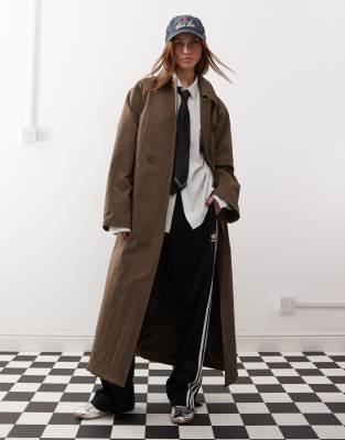 longline trench jacket in brown-Green