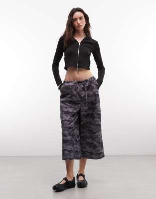 Collusion Low Rise Capri Pants In Multi