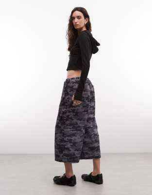 Collusion Low Rise Capri Pants In Multi