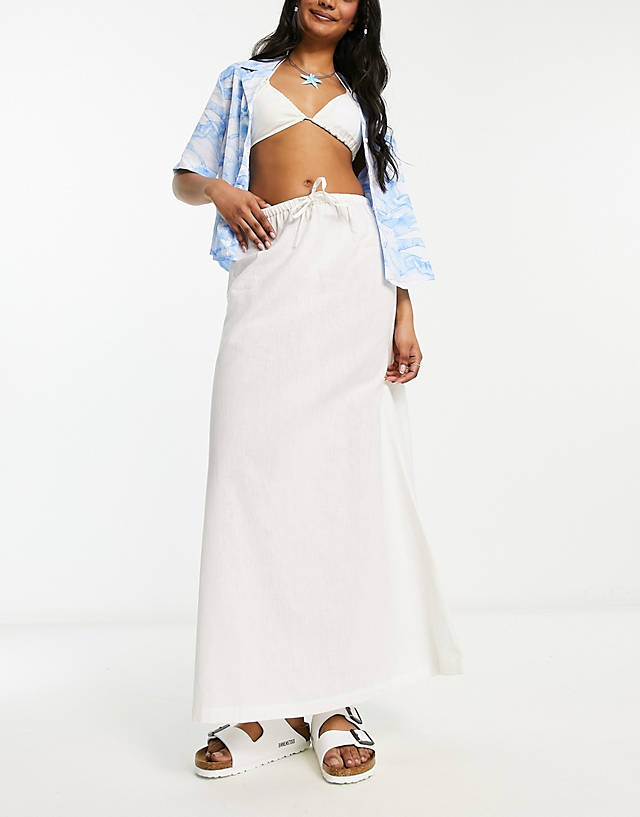 Collusion - low rise linen beach skirt in white