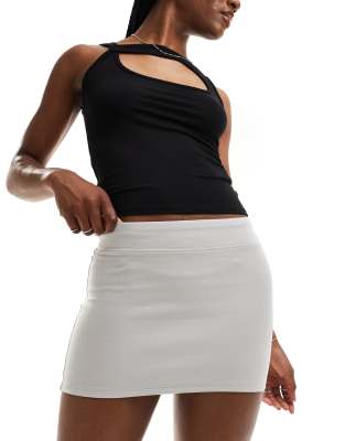 low rise micro skirt in gray