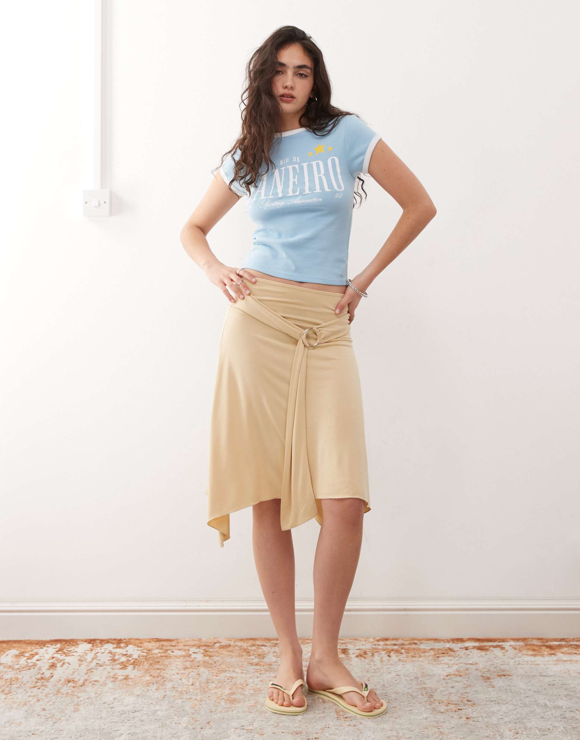 collusion low rise midi skirt with ring detail in yellow