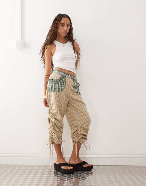 COLLUSION low rise ruched side capris in green check - view 1