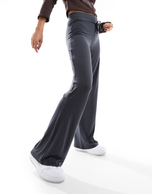 COLLUSION low rise yoga pant in black