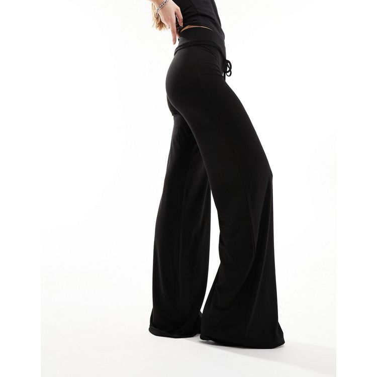 Gaiam Women's Wide Leg Crop Yoga Pants - Flowy Culotte Style Bottoms  w/Drawstring Waist - Black (Tap Shoe), Large : : Fashion