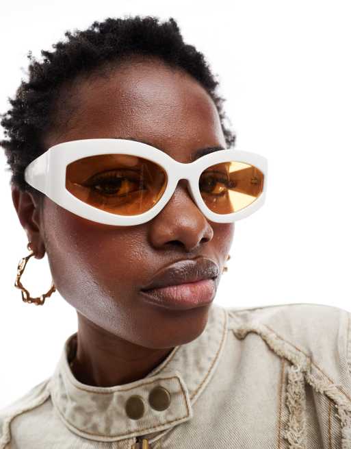 COLLUSION Lunettes de soleil a monture blanche et verres jaunes ASOS