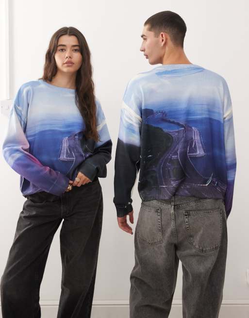 COLLUSION - Maglione unisex oversize blu slavato con stampa grafica di paesaggio, 2 di 4