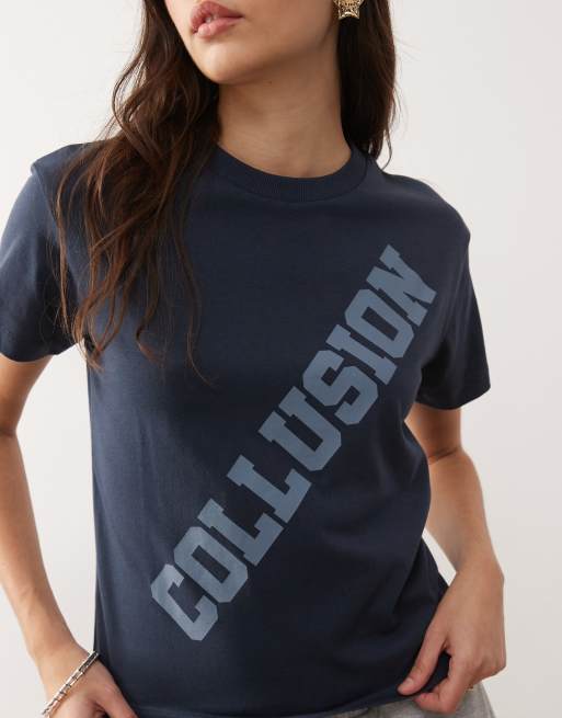 COLLUSION – Marinblå T-shirt med anti fit-passform och logga, 3 av 4