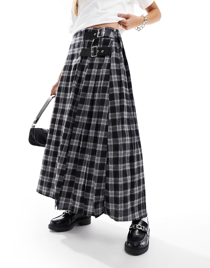 maxi kilt skirt in monochrome plaid-Black