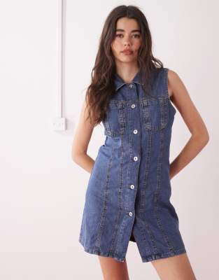 COLLUSION - Mellemvasket ærmeløs skjortekjole i denim i 90'er-stil - view 1