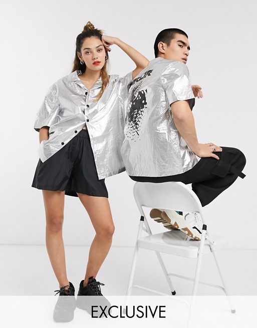 COLLUSION Unisex metalic shirt with back print
