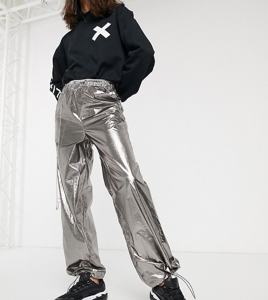 COLLUSION – Metallic-färgade byxor med raka ben och strasskedja-Silver