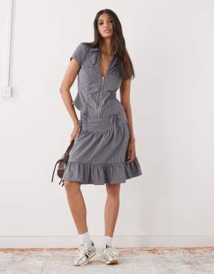 Collusion Midi Skirt In Gray