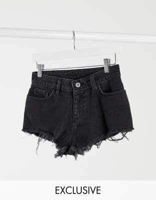 Short en denim extensible avec revers