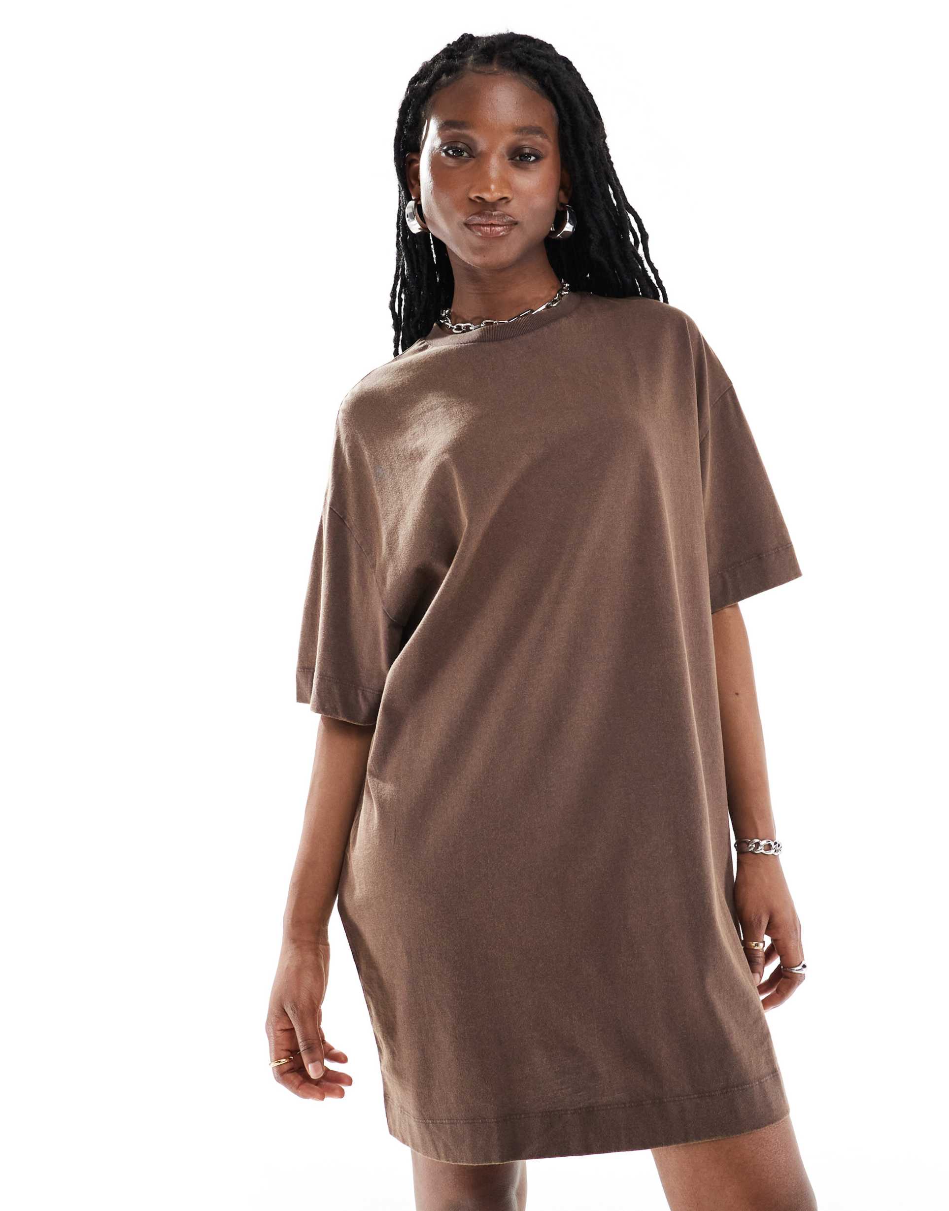 collusion mini t-shirt dress in brown wash