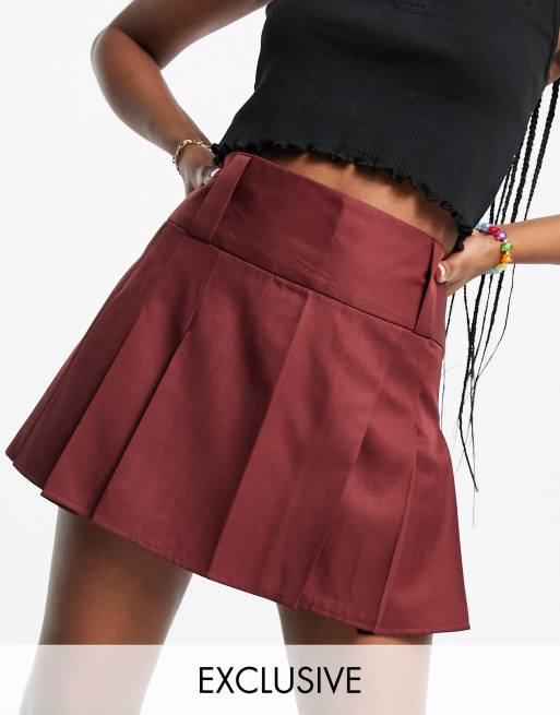 COLLUSION - Minigonna stile kilt a vita bassa color granata in coordinato
