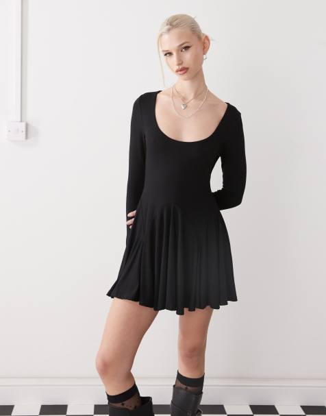 COLLUSION – Minikleid in Schwarz mit U-Ausschnitt und schwingendem Rock - view 1