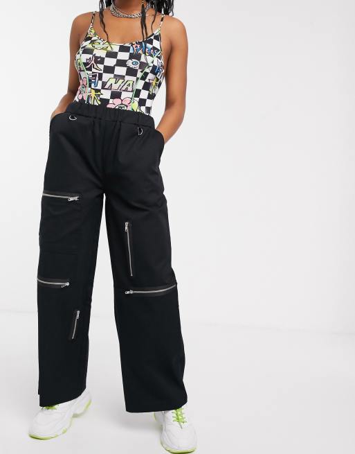 Wide cargo trousers