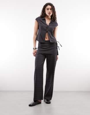 Tie Front 3