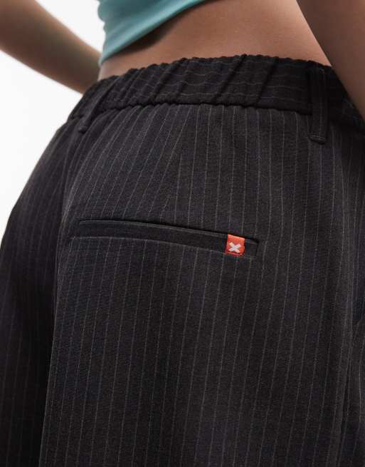 COLLUSION nålestribet 3/4 baggy culotte i navy, 4 af 5