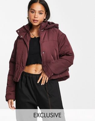 COLLUSION cropped hooded nylon puffer jacket in burgundy