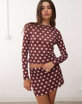 COLLUSION - Oberteil mit U-Boot-Ausschnitt und verschwommenen Polka Dots-Bunt