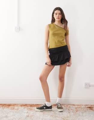 Collusion Off Shoulder Short Sleeve Top In Green