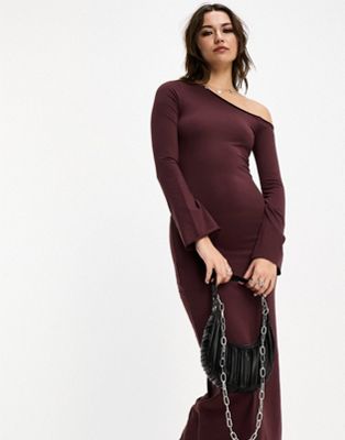 off-the-shoulder long sleeve maxi dress in brown
