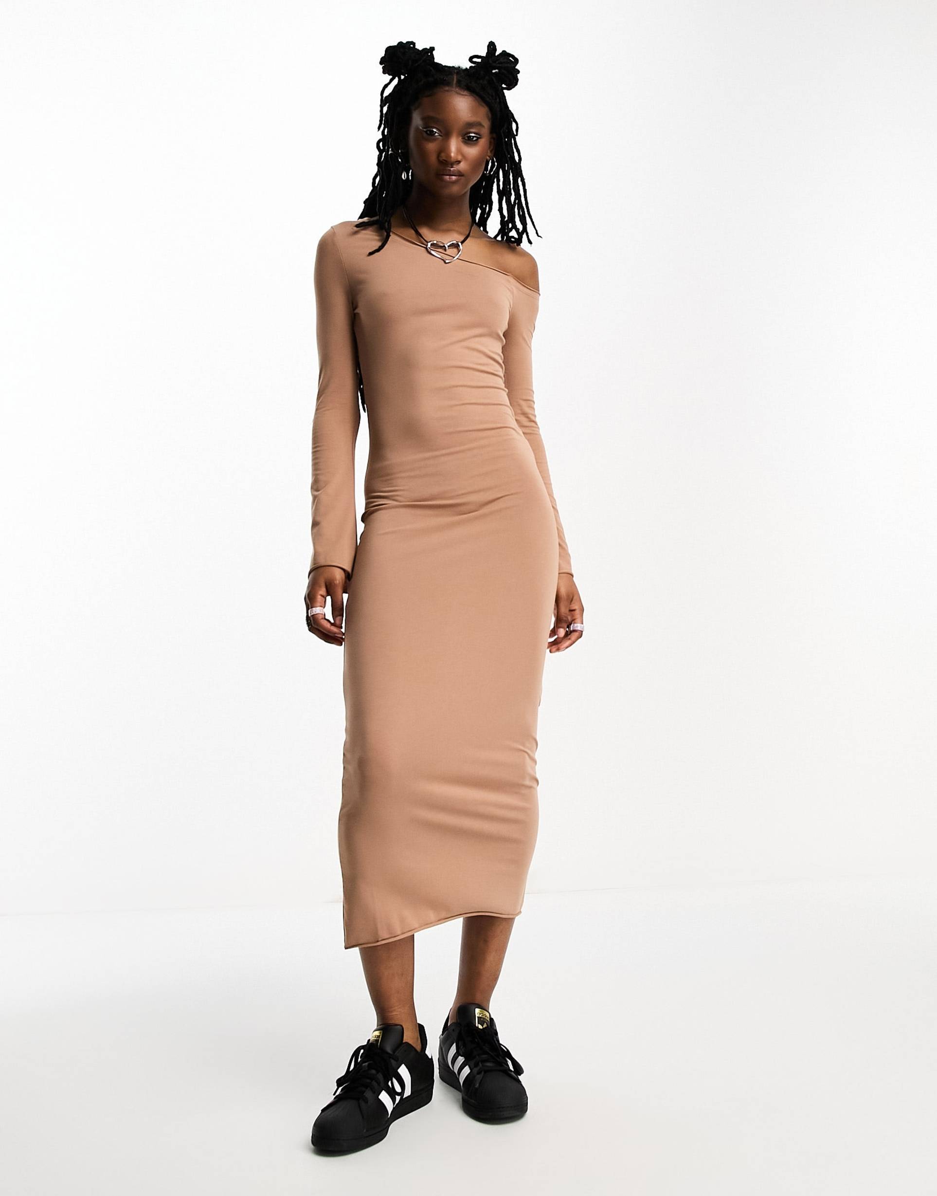 collusion one shoulder long sleeve midi dress in brown