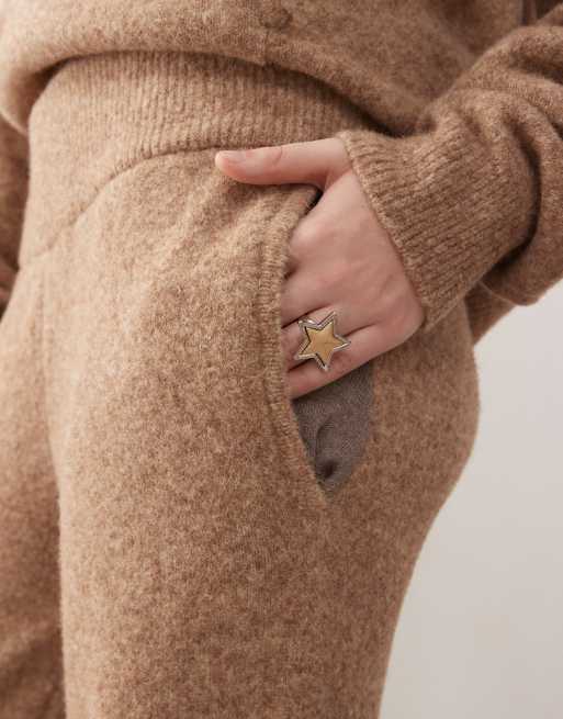 COLLUSION - Oversized gebreide joggingbroek in bruin, deel van co-ord set, 4 van 5