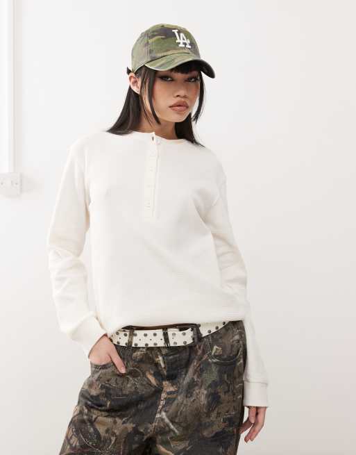 COLLUSION - Oversized Henley-top met lange mouwen en wafelstructuur in kokosnoot