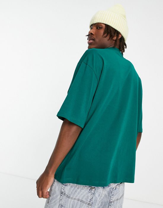https://images.asos-media.com/products/collusion-oversized-logo-t-shirt-in-green/24441312-3?$n_550w$&wid=550&fit=constrain