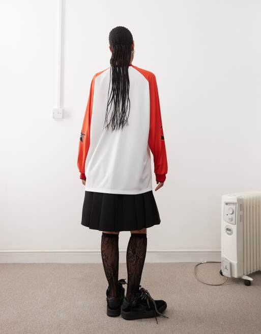 COLLUSION oversized long sleeve t-shirt with vintage 91 graphic in red and ecru, 2 of 4