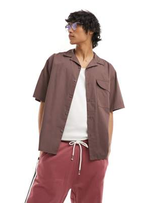 oversized poplin revere short sleeve shirt in brown