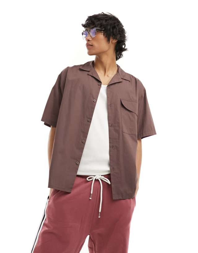 Collusion - oversized poplin revere short sleeve shirt in brown