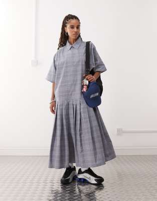 oversized smock midi shirt dress in graphic navy check