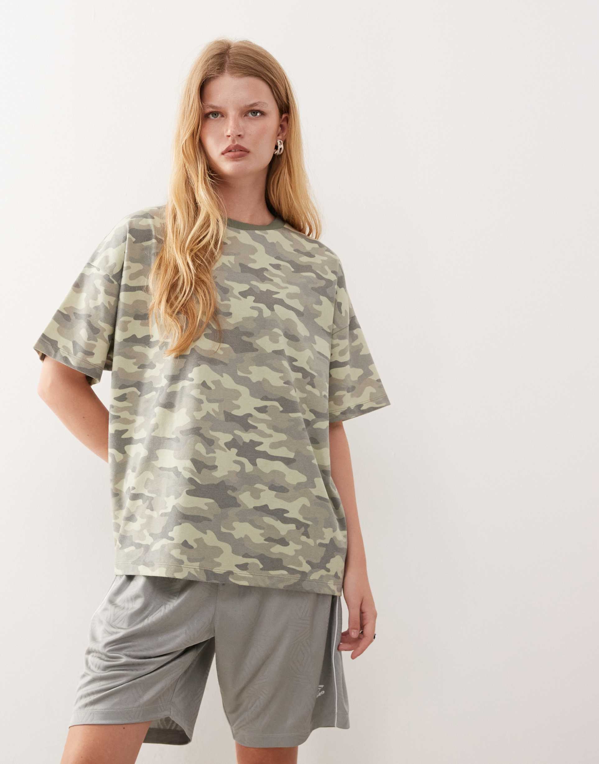 collusion oversized t-shirt in washed camo