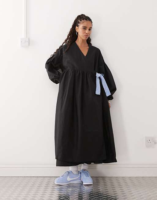 oversized black dress Loose Fit Maxi In XL Experience the beauty of simplicity with our elegant black dress Oversized black dress | Diva