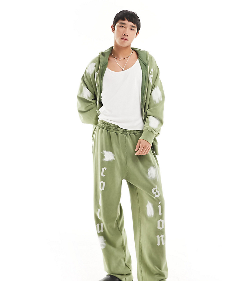 COLLUSION Paint splat relaxed joggers in khaki co-ord-Green