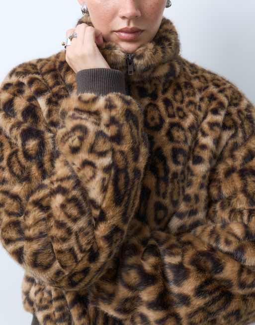 COLLUSION pälsjacka med ståkrage och dragkedja framtill i leopardmönster, 3 av 5