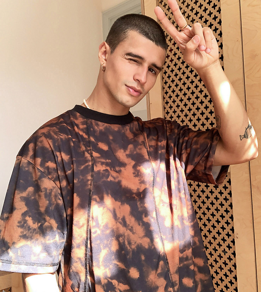 COLLUSION – Panelsydd t-shirt i oversize-modell med batikmönster och kontrastsöm-Flerfärgad