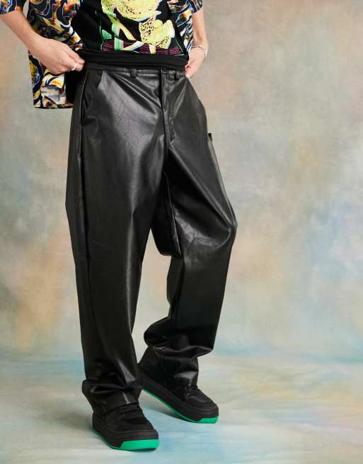 COLLUSION - Pantalon baggy à taille basse en PU - Noir, 2 de 4