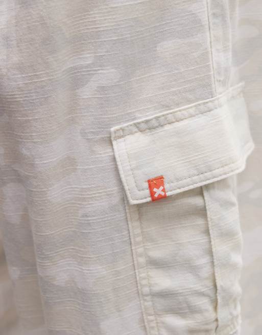 COLLUSION - pantalón cargo holgado de efecto lino con estampado camuflaje, 4 de 5