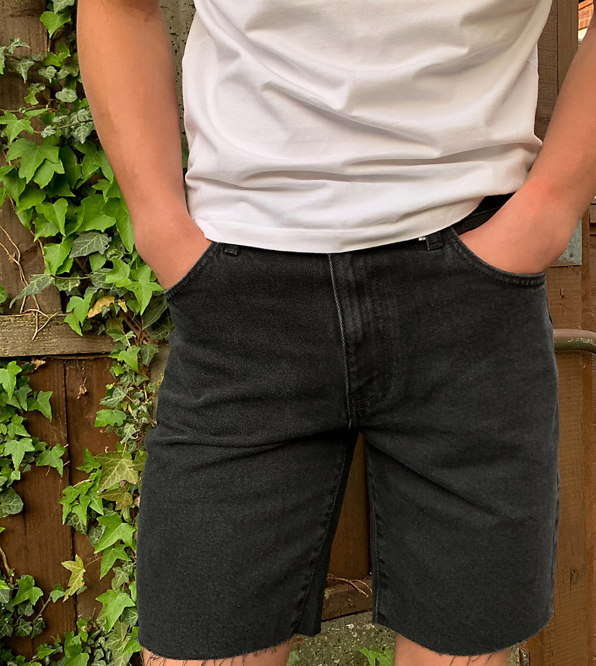 COLLUSION - Pantaloncini di jeans con fondo grezzo neri-Nero